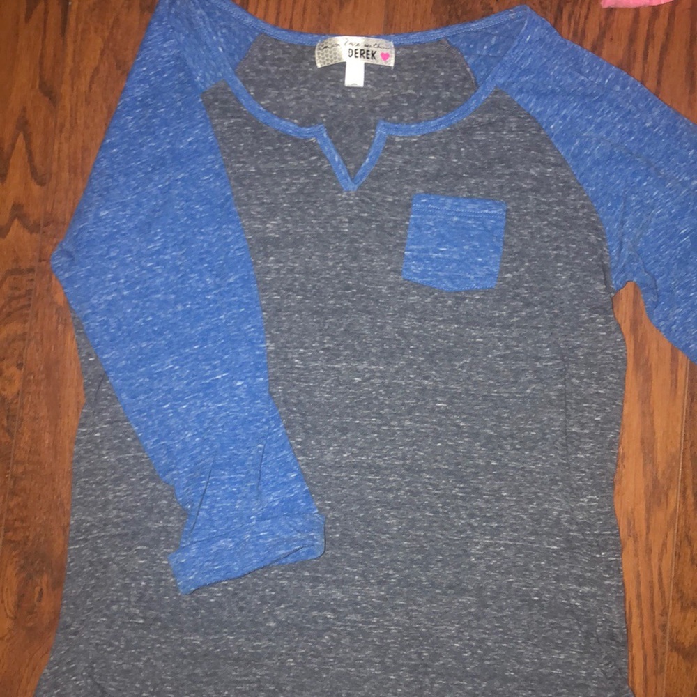 Mid-length, long sleeve, & soft shirt